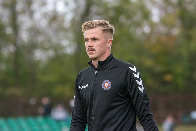 显然考虑到 显然考虑到